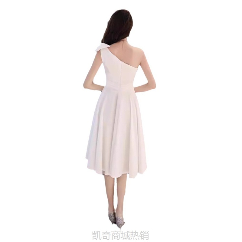 白色单肩晚礼服女小个子气质高端轻奢小众法式洋装连衣裙平时可穿
