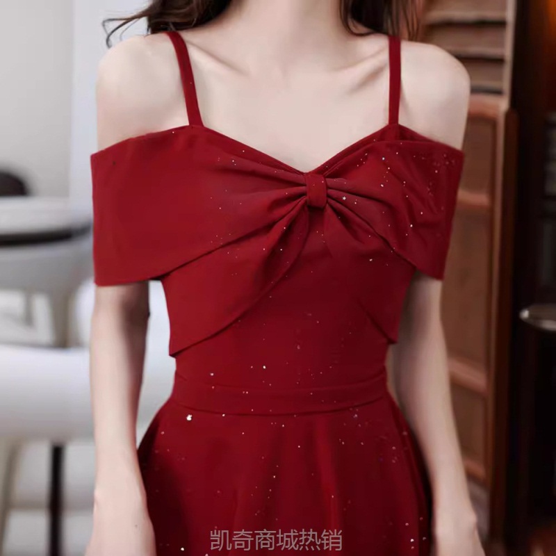 一字肩新娘敬酒服2024新款夏季酒红色结婚订婚礼服连衣裙女小个子