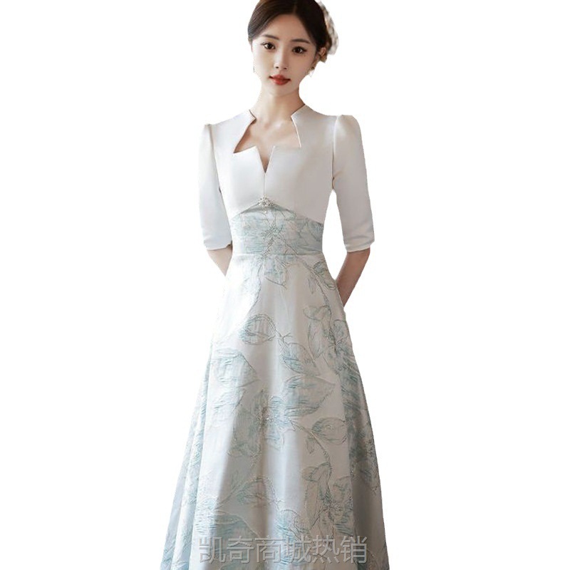 晚礼服女2023新款长款高级感高端轻奢小众年会白色连衣裙V领刺绣
