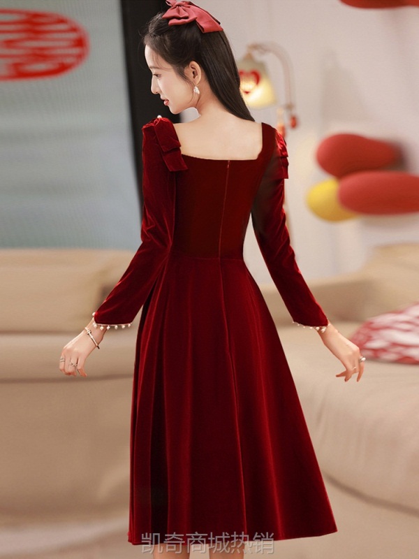 敬酒服新娘2023年春春季新款结婚礼服订婚回门显瘦长款丝绒连衣裙