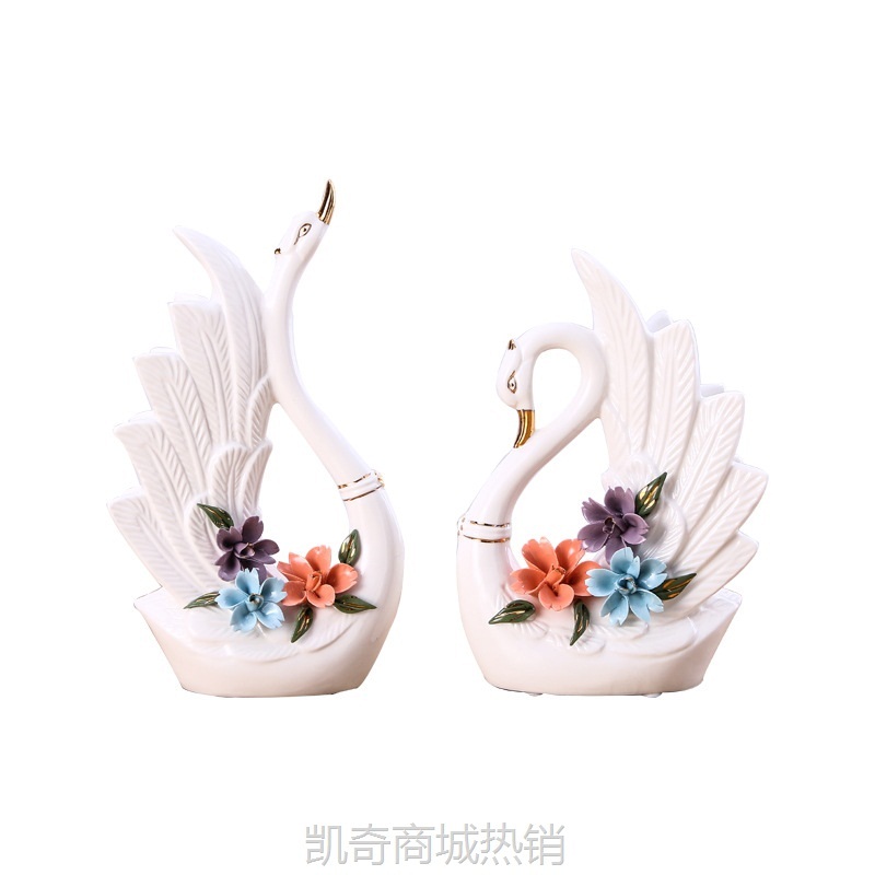 陶瓷天鹅摆件现代实用家居装饰品欧式客厅工艺品创意结婚礼物摆设