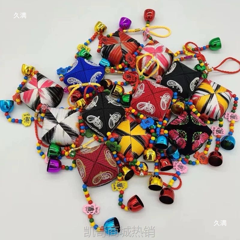 新疆特色旅游纪念品花帽风铃手工制作铃铛艾德莱斯花帽挂件车挂饰