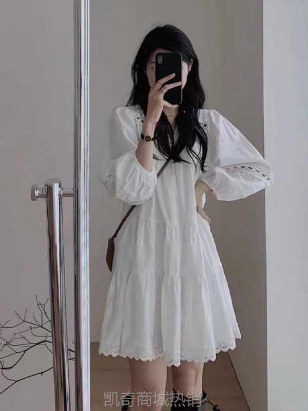 法式白色泡泡袖衬衫连衣裙女2024新款早春小个子长袖云南旅游穿搭