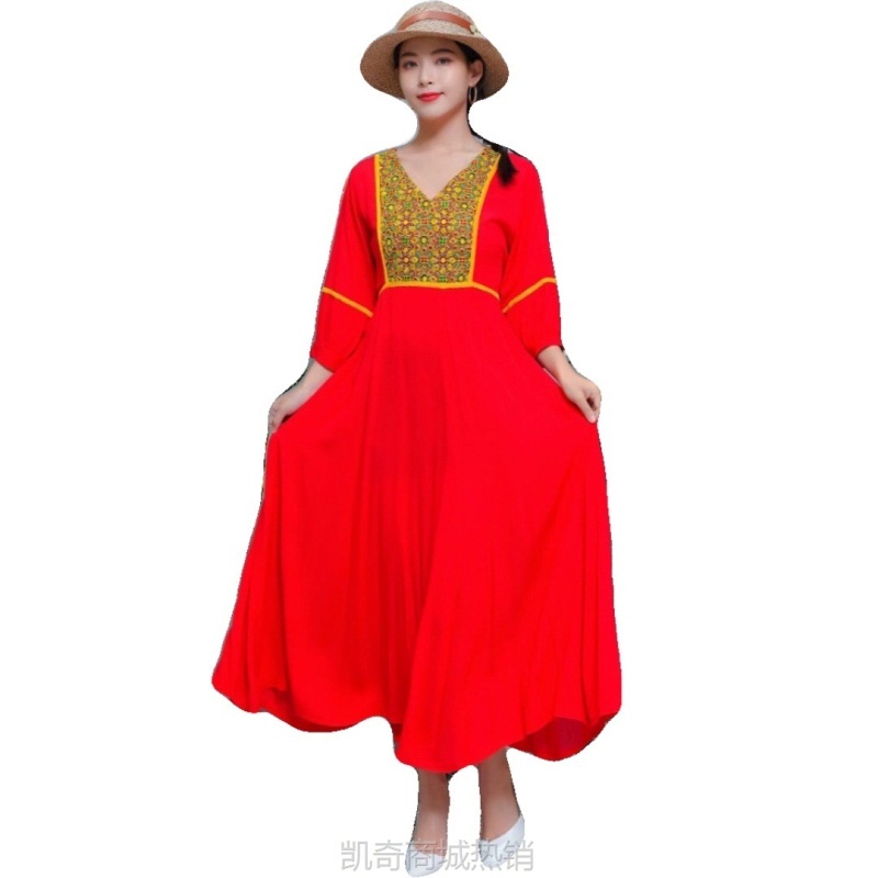 2023夏季新款民族风女士绣花连衣裙 云南新疆旅游度假沙滩裙批发