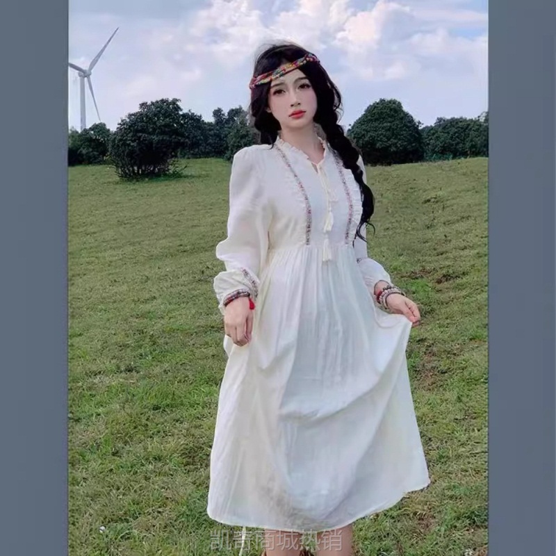 文艺复古刺绣连衣裙新疆云南旅行度假民族风防晒长裙女春秋季中袖