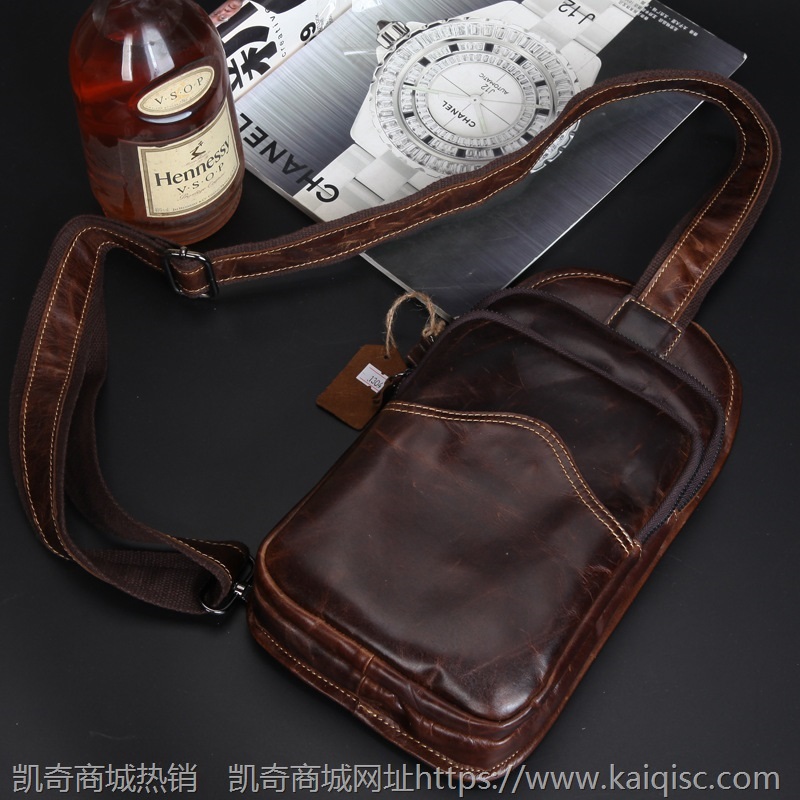 厂家一件代发男式休闲胸包真皮油蜡牛皮单肩包休闲斜挎包复古男包