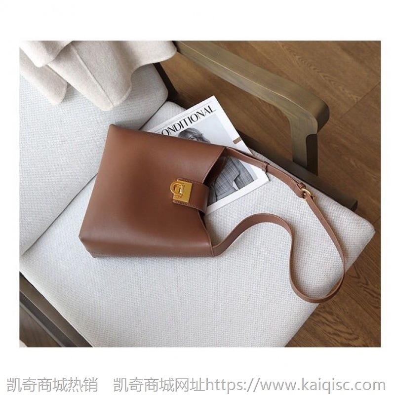 真皮牛皮包包女新款潮时尚通勤纯色水桶包百搭单肩斜挎女包