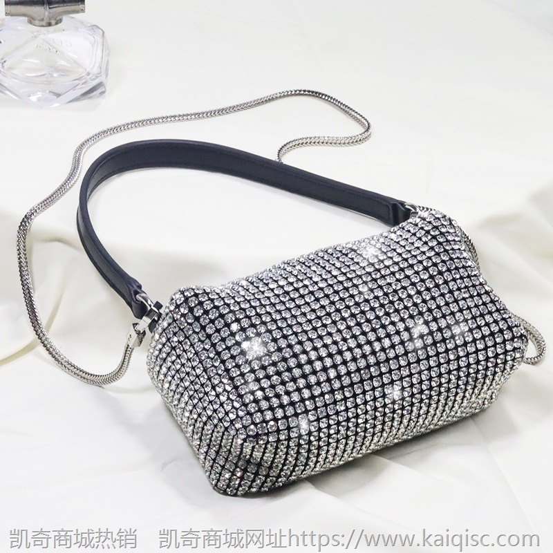 aw大王水钻包包女单肩斜挎包时尚潮流枕头满钻包小众款钻石腋下包