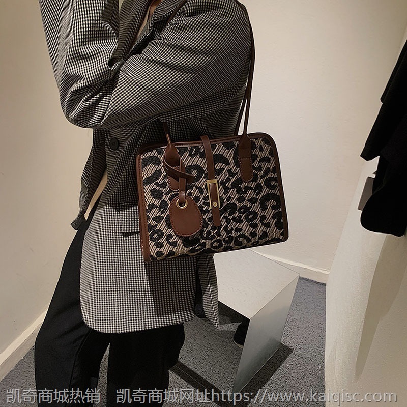 大容量包包女2021新款时尚豹纹通勤单肩包手提格纹腋下包秋冬女包