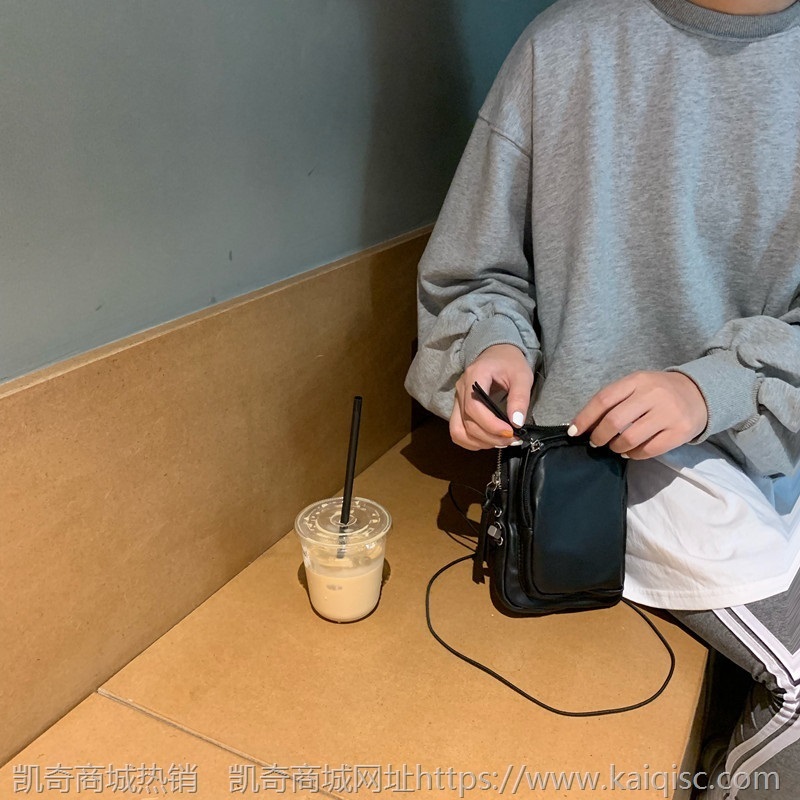 时尚手机包新款女百搭ins风单肩斜挎包女小包女简约街头潮包挎包