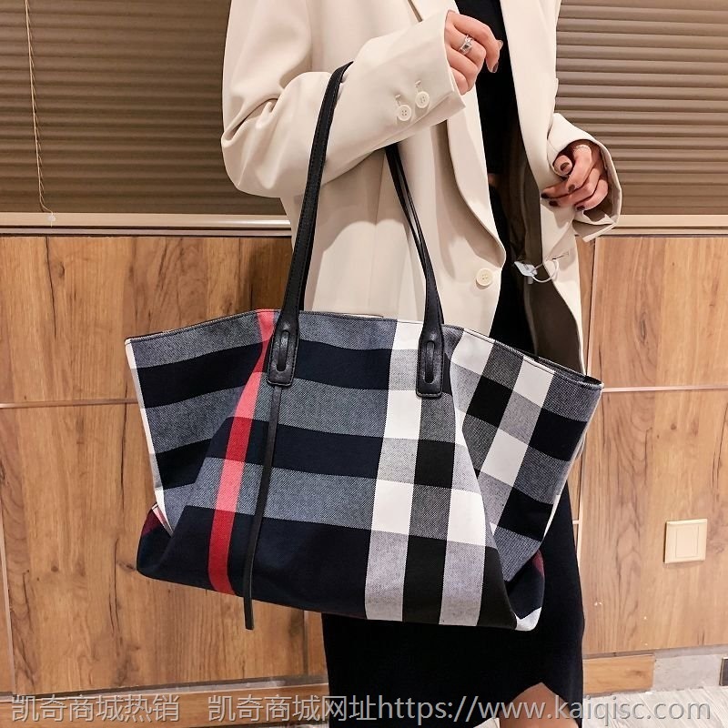 凯奇原单2021夏季新款潮流女单肩包大容量旅行包时尚流行大包手提