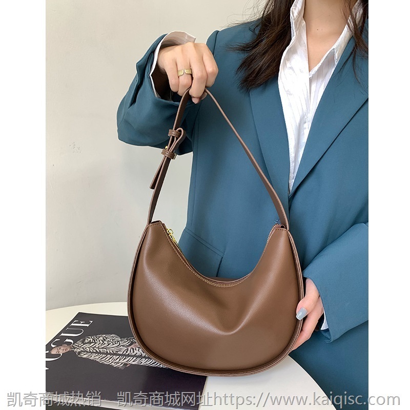 包包女2021新款质感高级小众腋下包时尚真皮单肩包百搭复古法棍包