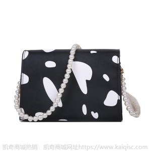 春季上新网红小方包2021新款潮质感洋气单肩女包时尚斜挎奶牛小包