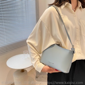 时尚手提法式小包包女2021流行洋气质感单肩斜挎包女包复古简约潮