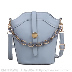 包包女2021春新款斜挎包纯色pu水桶包包亚克力链条斜挎包一件代发