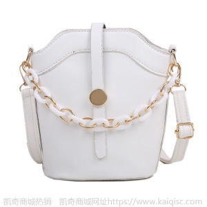 包包女2021春新款斜挎包纯色pu水桶包包亚克力链条斜挎包一件代发
