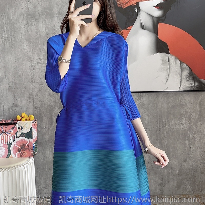 三宅褶皱开叉抽绳收腰连衣裙女气质时尚拼接秋季女装新款宽松裙子