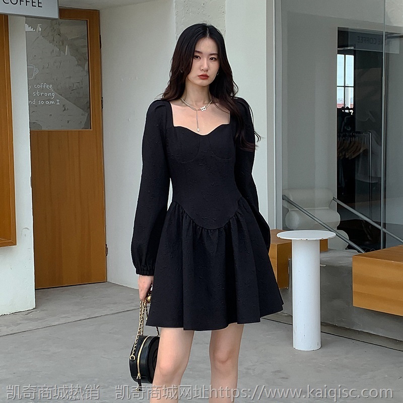 DIGM 性感洋气连衣裙女2021秋韩版宽松方领小个子露背A字裙 7511