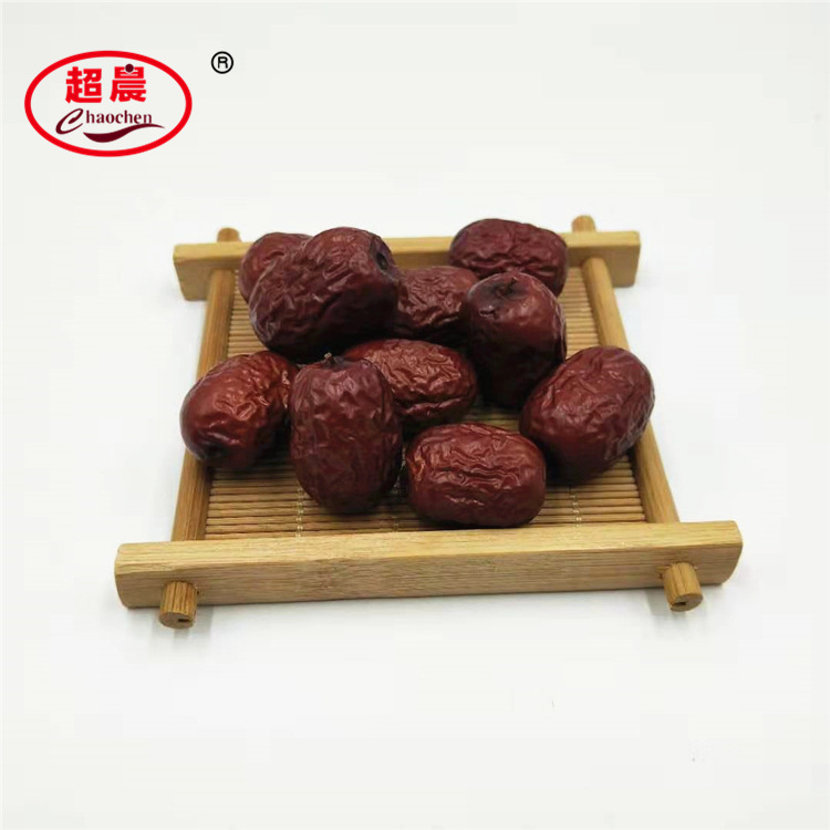 厂家直供批发若羌各种规格红枣粒，无核红枣粒，麦片奶茶原料
