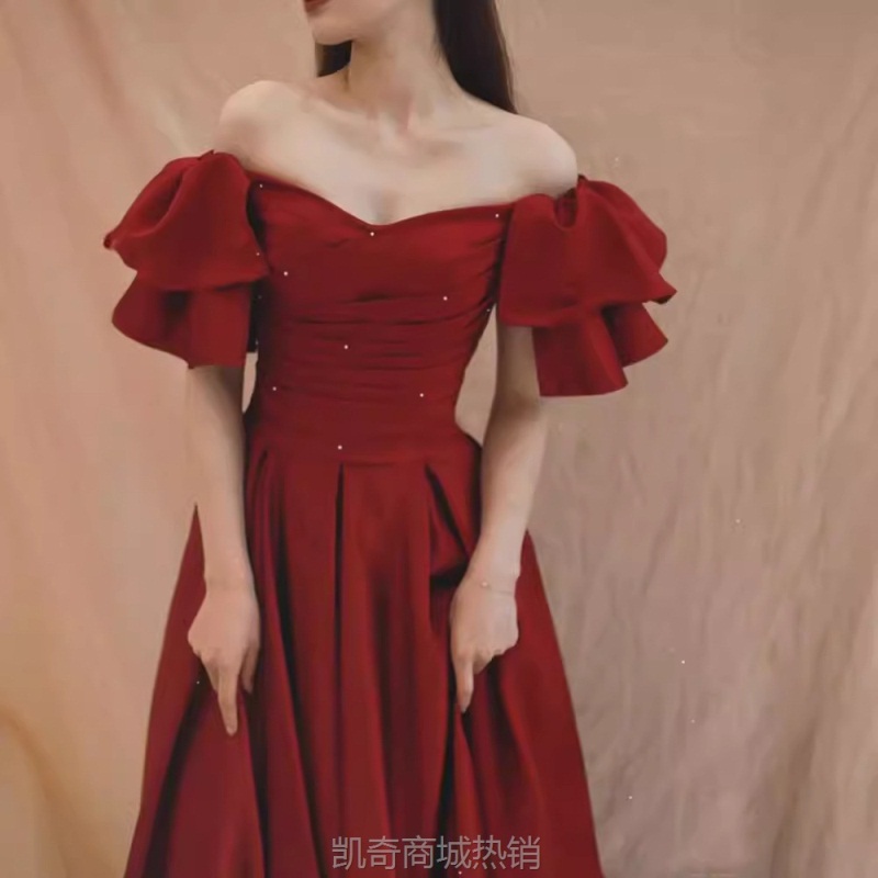 新娘敬酒服酒红色高级感在逃公主裙缎面结婚订婚晚礼服裙气质春春