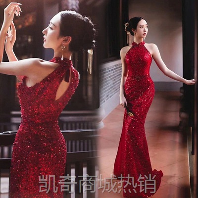2024新款婀娜动人红色新娘结婚敬酒服宴会演出挂脖婚纱礼服旗袍女