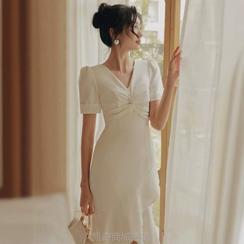 晚礼服2024新款夏季领证登记平时可穿鱼尾高级感订婚小白裙小个子