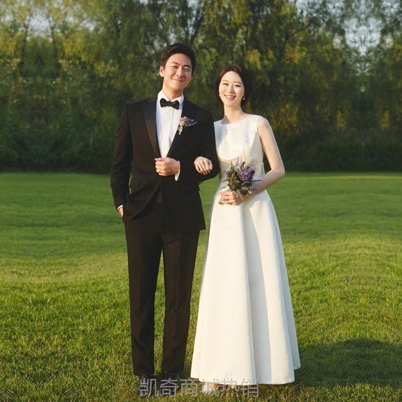 新款缎面轻婚纱新娘领证登记旅拍韩版蝴蝶结绑带婚纱简约修身显瘦