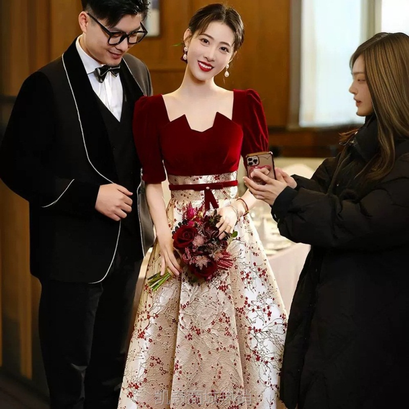 敬酒服2024新款新娘高级感小个子订婚连衣裙结婚回门礼服裙女便装