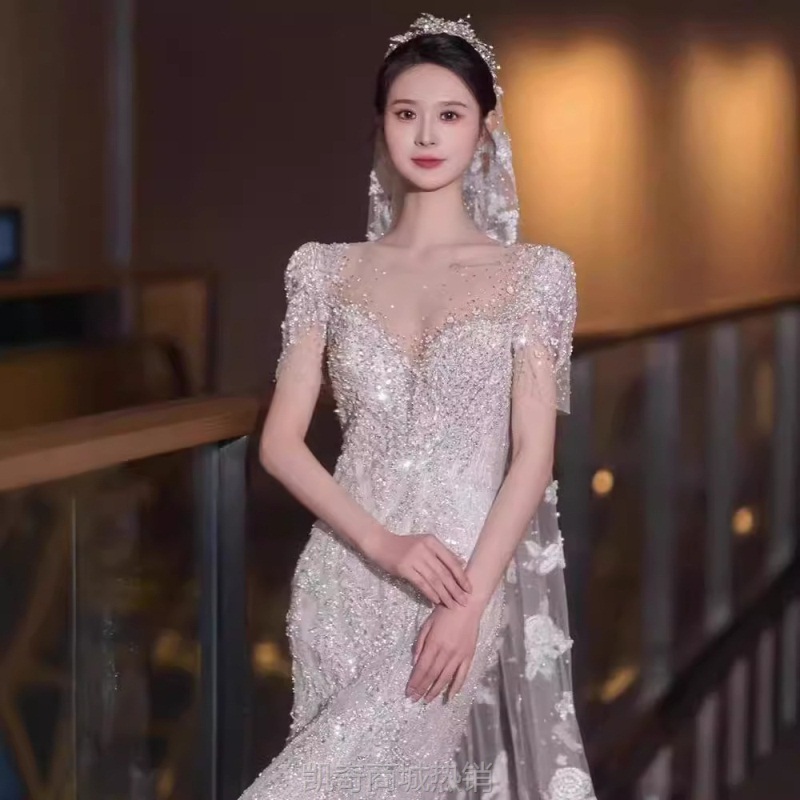 鱼尾法式轻婚纱2024新款新娘主纱时尚气质出门纱迎宾礼服女小个子