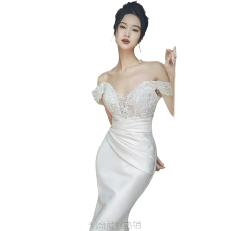 一字肩轻婚纱法式2024新款新娘结婚显瘦鱼尾高级感蕾丝旅拍礼服裙