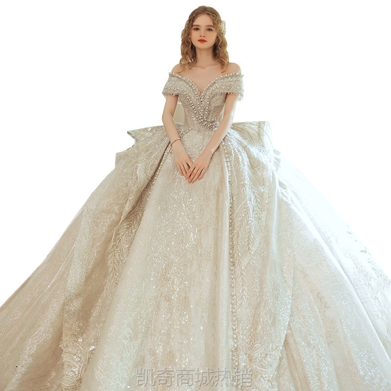 法式主婚纱2024新款婚纱礼服时尚宫廷风拖尾重工性感一字肩婚纱女