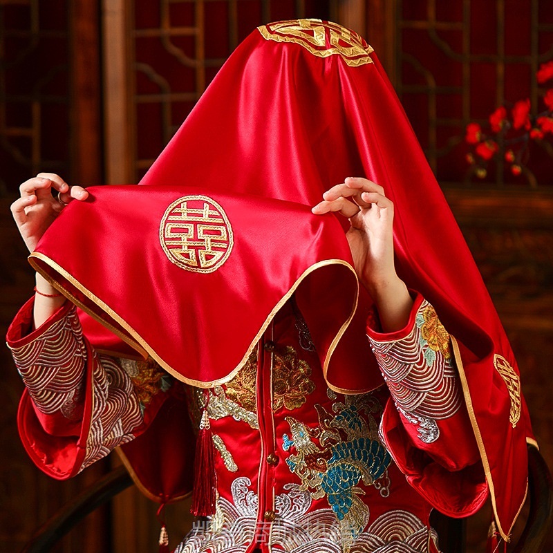 凤冠霞帔红盖头结婚红纱巾陪嫁秀禾服新娘蒙头纱婚礼婚庆用品批发