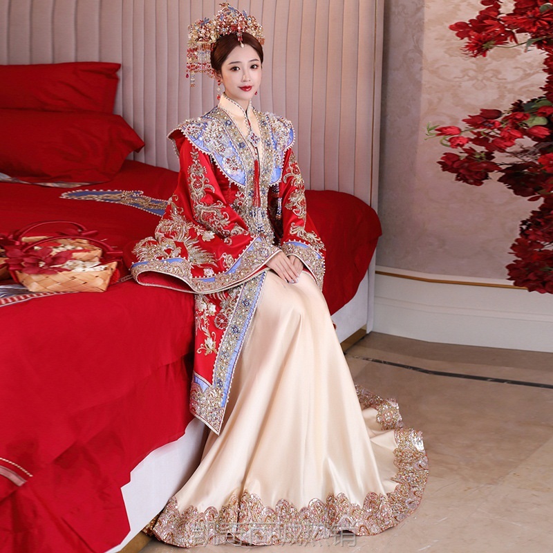 明制秀禾服2024新款结婚中式婚纱新娘汉服嫁衣凤冠霞帔婚服秀和服