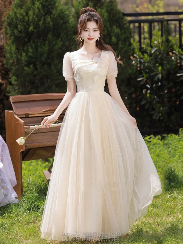 伴娘服香槟色2024新款结婚姐妹团显瘦学生气质优雅班服演出礼服裙