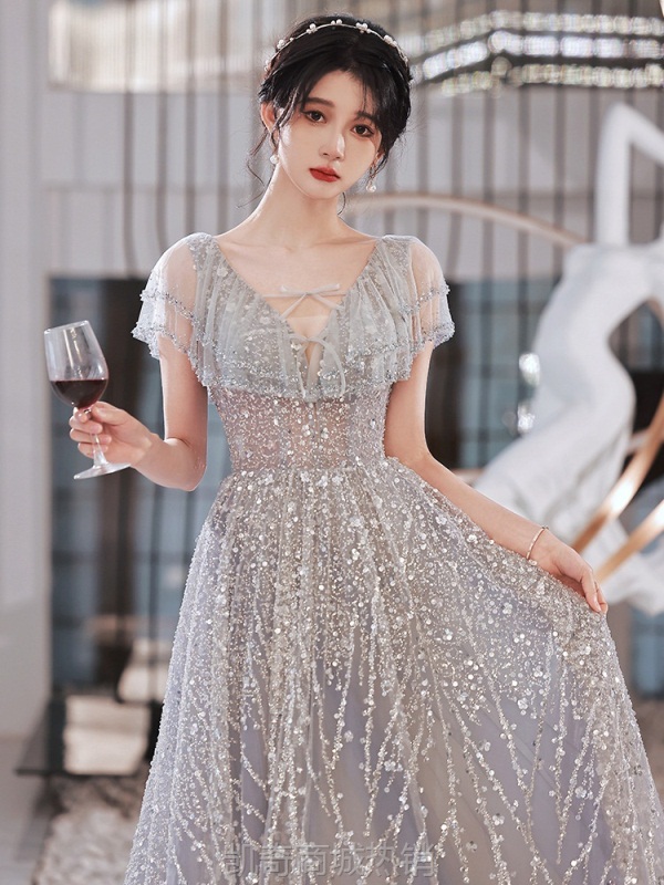 宴会晚礼服2024春秋灰色轻奢年会生日伴娘服主持人艺考姐妹礼服裙