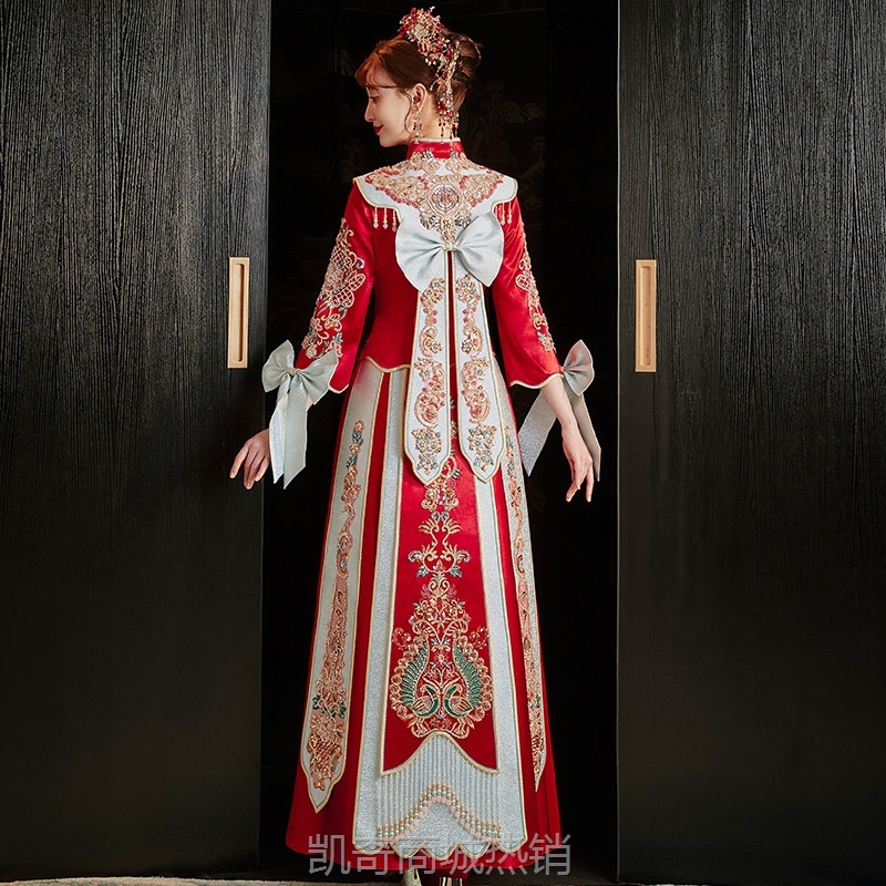 秀禾服2024新款春夏中式新娘服显瘦奢华重工复古嫁衣秀和服龙凤褂