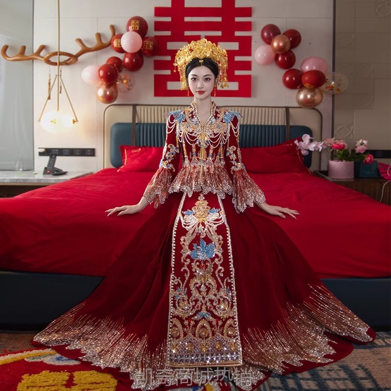 高端丝绒V领秀禾服新娘2024新款小个子显瘦中式结婚秀和服中国风