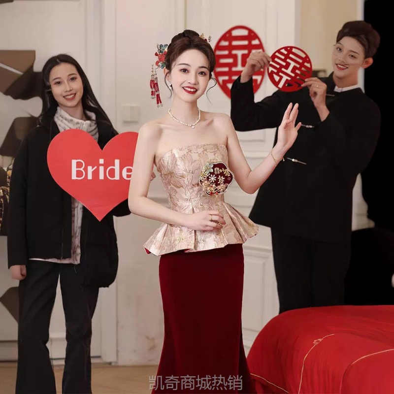 敬酒服新娘2024新款红色法式抹胸结婚订婚礼服女高级感夏季鱼尾裙
