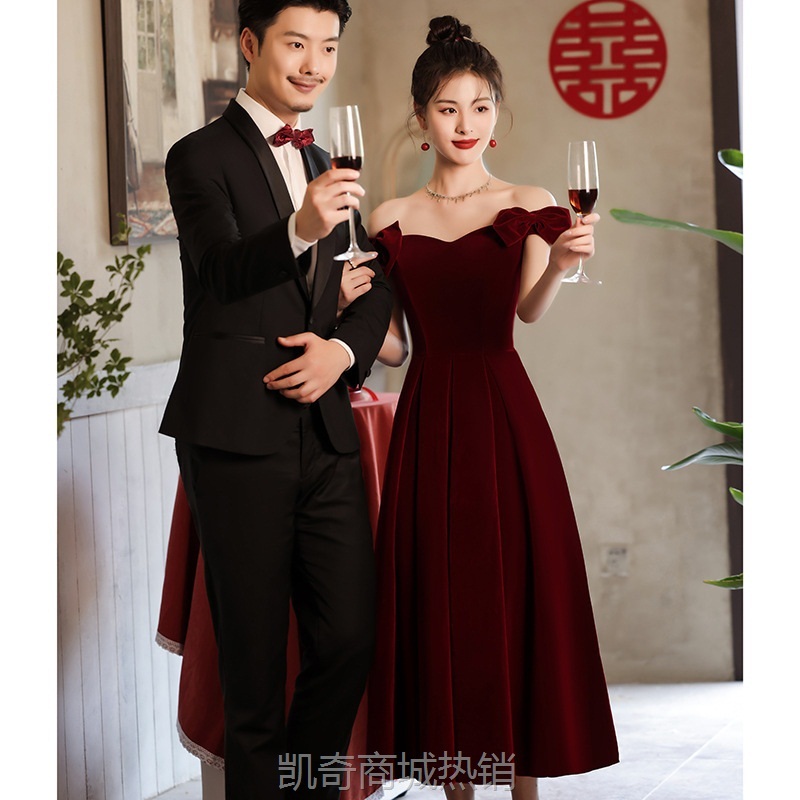 酒红色结婚敬酒服新娘2024新款订婚礼服小个子连衣裙蝴蝶结一字肩