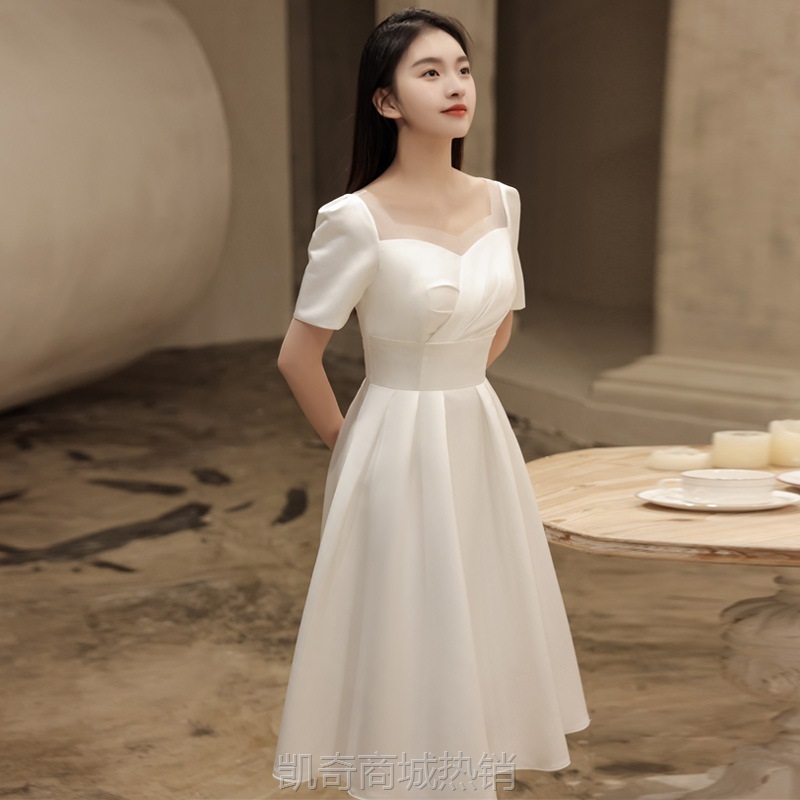 法式缎面轻婚纱2024新款新娘旅拍简约领证登记小个子礼服复古白裙