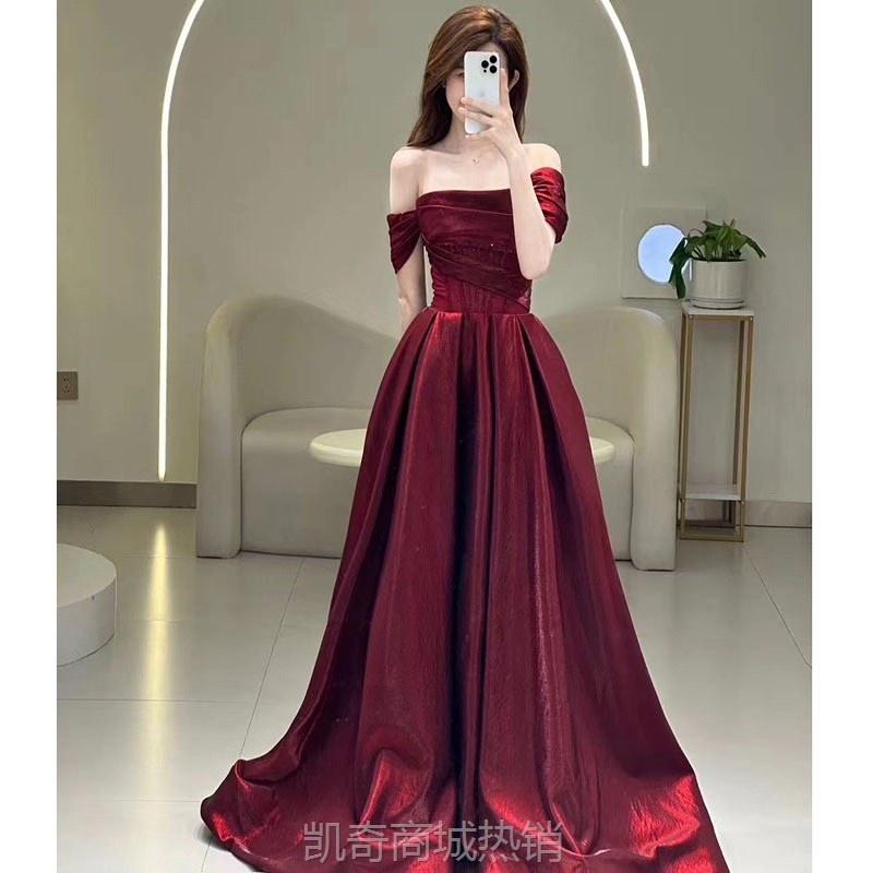 法式一字肩订婚礼服女酒红色新娘敬酒服红色婚纱晚宴主持人礼服