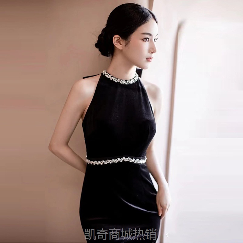 订婚晚礼服2024新款轻奢小众气质敬酒服性感鱼尾主持人挂脖晚礼服