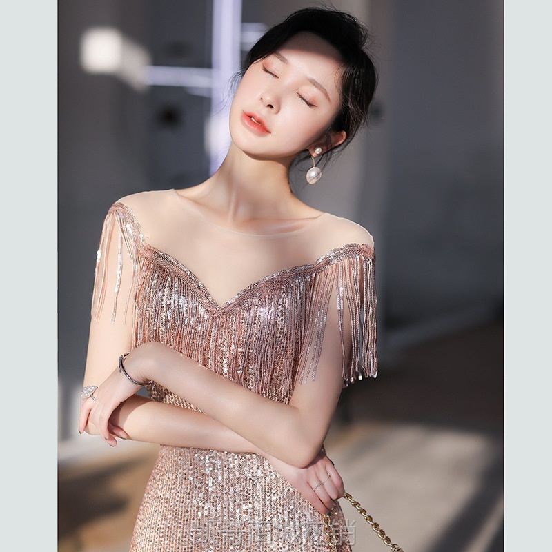 肩流苏晚礼服女气场女王2024秋冬新款鱼尾重工主持人修身礼服
