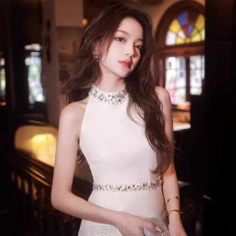 杏色小晚礼服裙2024新款法式挂脖式派对姐妹裙小个子名媛气质礼服