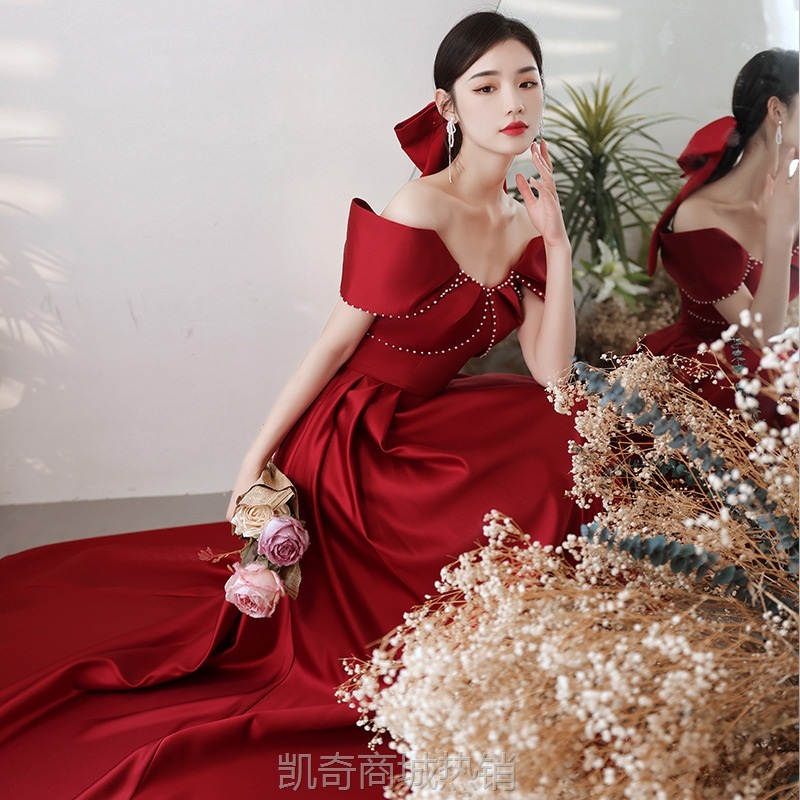 敬酒服新娘2024新款秋冬气质遮手臂简单大气酒红色订婚连衣裙显瘦