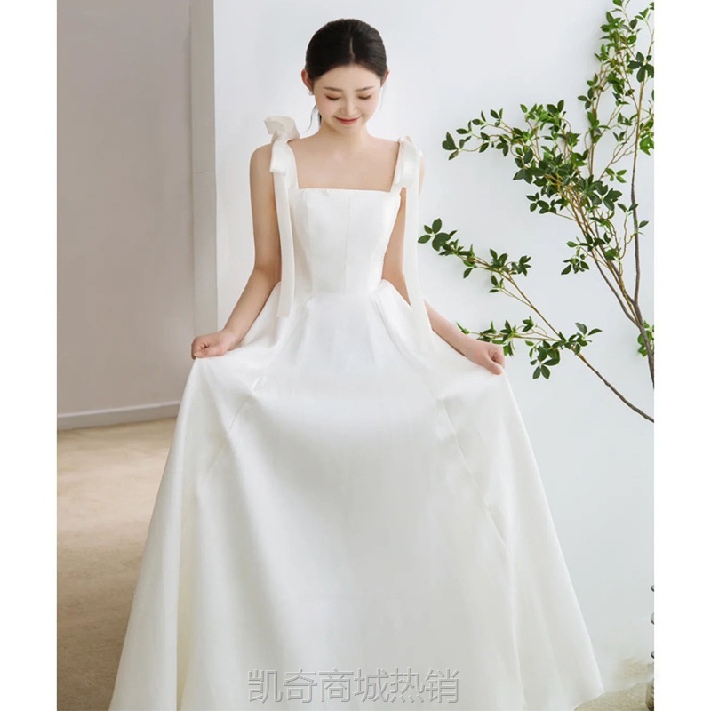 吊带领证轻婚纱简约新娘订婚礼服日常可穿缎面法式草坪旅拍出门纱