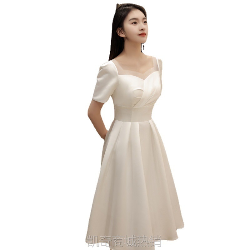 法式缎面轻婚纱2024新款新娘旅拍简约领证登记小个子礼服复古白裙