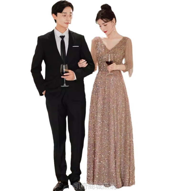 晚宴会小晚礼服裙女年会主持人2024新款秋冬订婚敬酒服新娘礼服