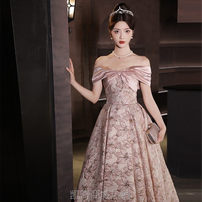 一字肩晚礼服女2024新款粉色轻奢小众订婚连衣裙主持人走秀晚礼服