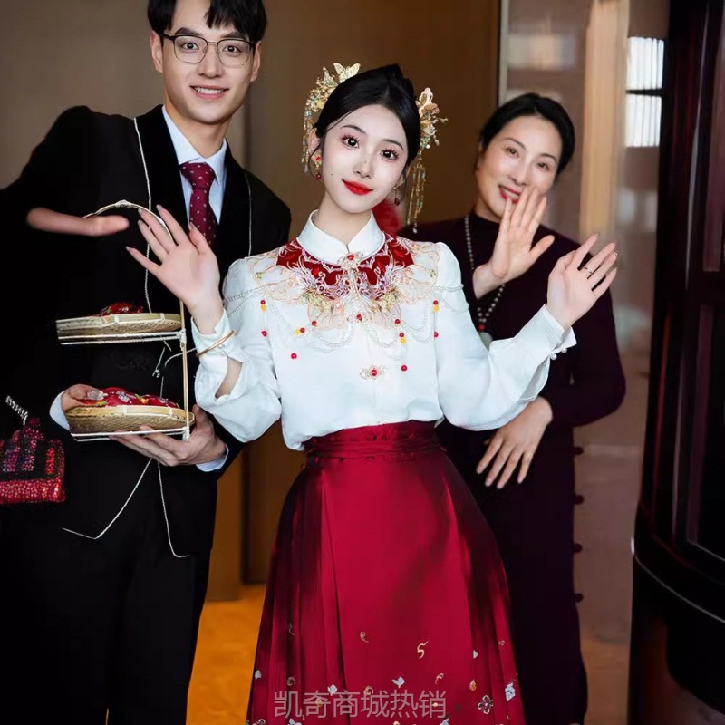 马面裙套装2024新款敬酒服新娘云肩衬衫订婚礼服回门服新中式婚服